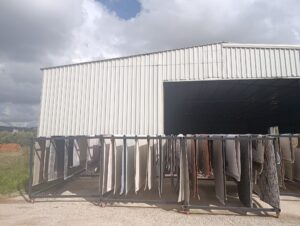 Antalya halı yıkama fabrikası - 500 m² kapalı tesiste endüstriyel halı yıkama süreci