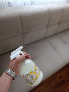 Lara yerinde koltuk yıkama - profesyonel Rotovac ve buhar ekipmanı ile derin temizlik